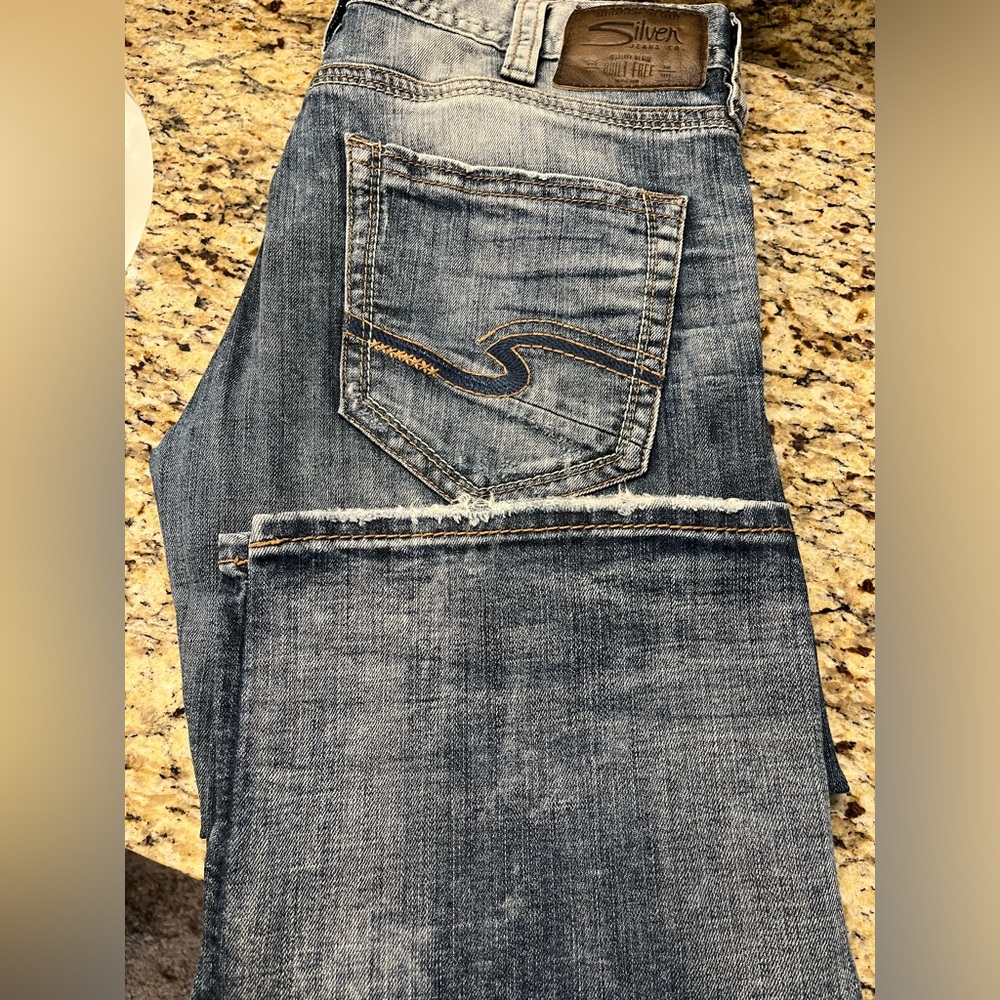 Men’s Silver straight leg jeans (like new)
34x30